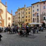 osteria del bikecafe in piazza a pinerolo - estate 2021